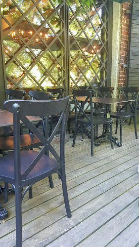 https://www.mustionlinna.fi/en/restaurant