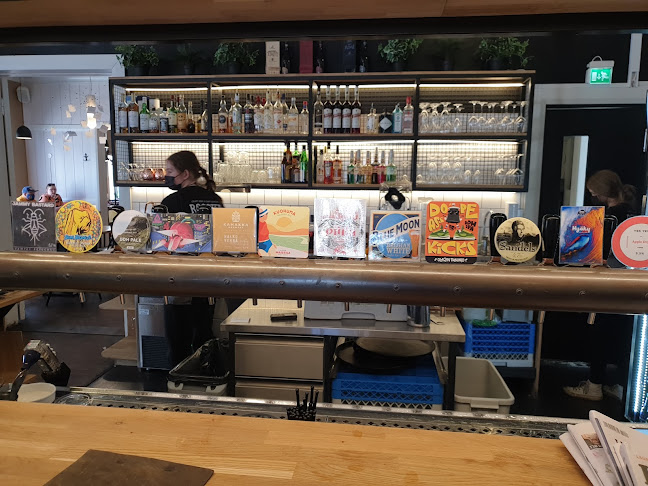 Cafe Rooster - Ravintola-ala