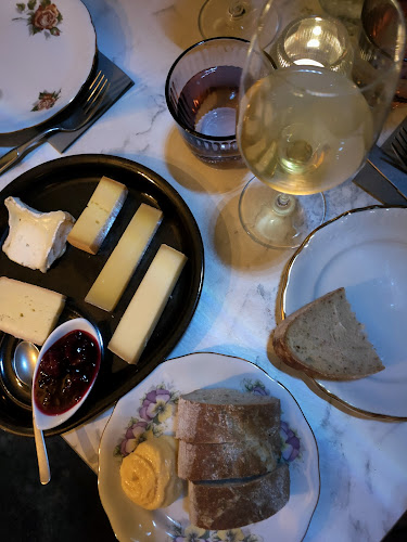 Comentarii opinii despre Grape Wine Bar & Tasting Room