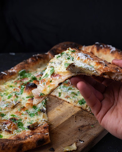 Red Onion X Deluxe Burger & Pizza - Myyrmanni