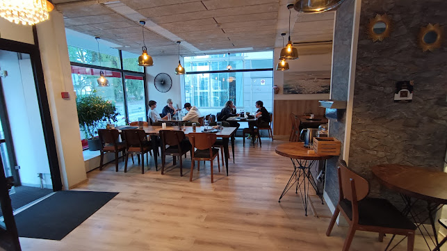 Comentarii opinii despre Madez Lounge