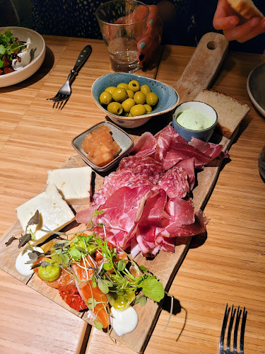 Tårget - Ravintola-ala