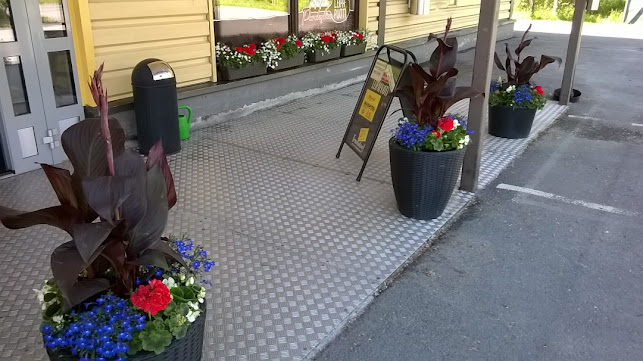 Porokylän Leipomo Oy, Kevätniemen yksikkö ja myymälä - Ravintola-ala