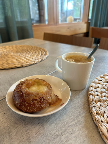 Opinii despre Järvikahvila - Aulangon Luontoliikuntakeskus în Hämeenlinna - Ravintola-ala