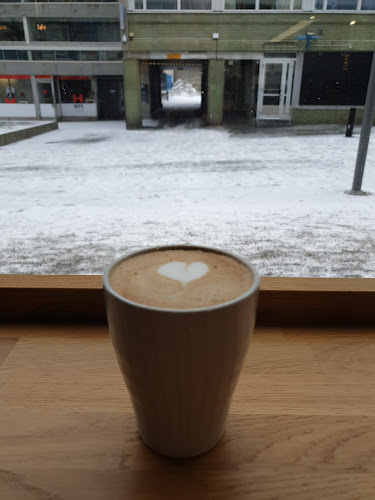 Comentarii opinii despre Hemma hair salon and lifestyle cafe