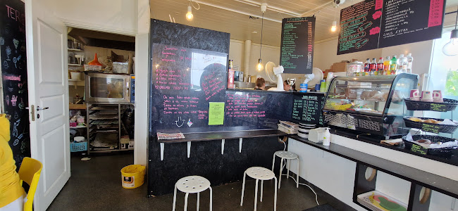 Cafe Grillius Phone number