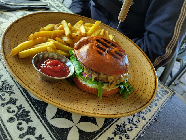 Kirkkokatu 4, 06100 Porvoo