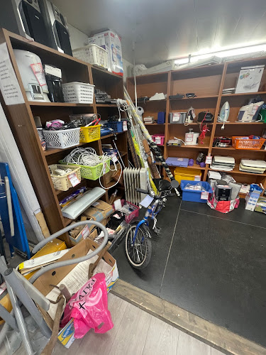 Kirpputori Puoti Ja Wanhat Tawarat Phone number