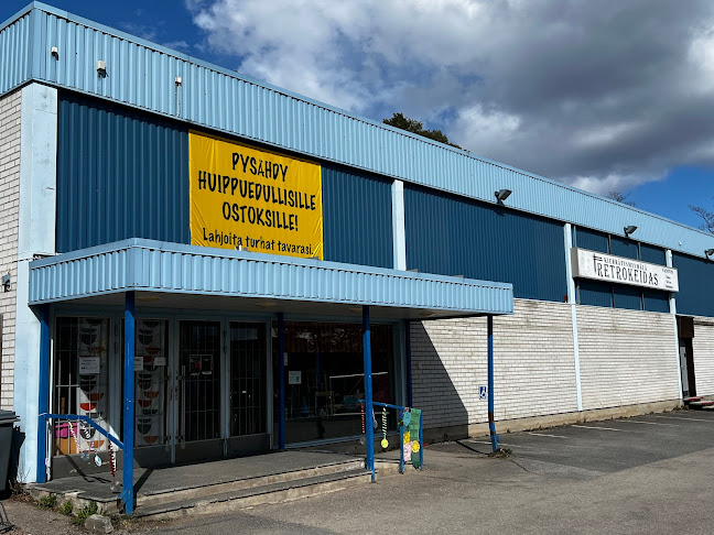 Kierrätysmyymälä Retrokeidas | Väentupa ry