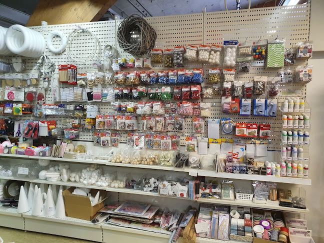 Opinii despre Lahjapiste Kirppis în Saarijärvi - Ravintola-ala