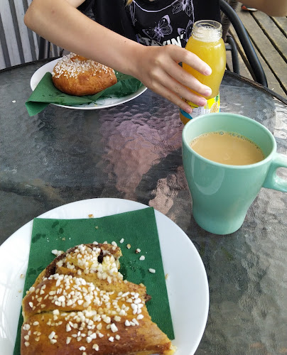 Comments and reviews of Lapinkylän leipomo-kahvila