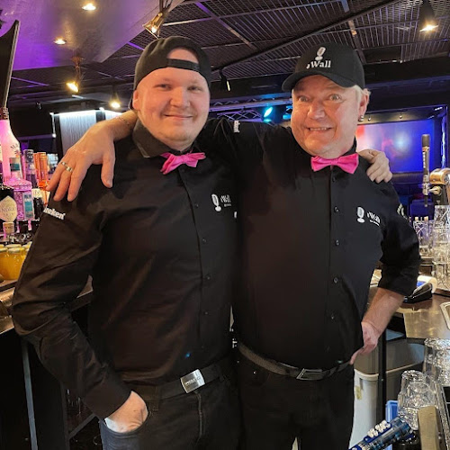 Comentarii opinii despre The Wall Bar & Karaoke