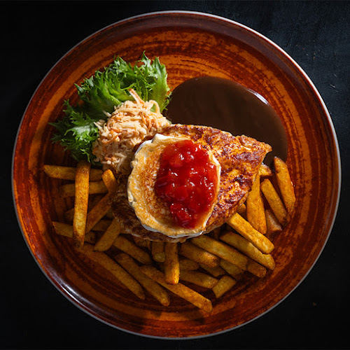 Kauppakeskus Rajalla, Länsiranta 10, 95400 Tornio