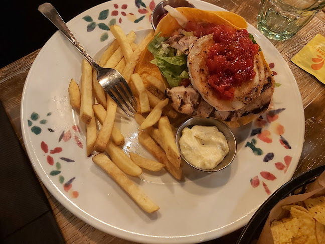 https://www.raflaamo.fi/fi/ravintola/helsinki/amarillo-helsinki