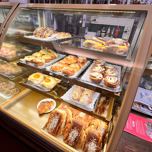 https://m.facebook.com/cafesucces/