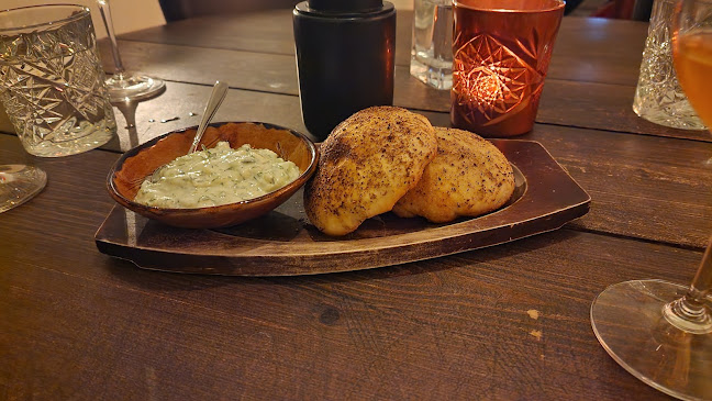 Comments and reviews of Dining26 by Arto Rastas