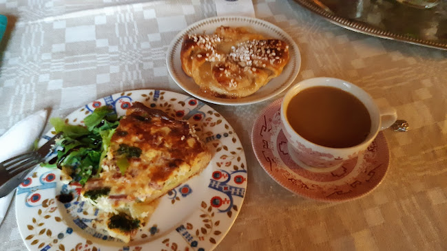 Opinii despre Antiikkikahvila ja teehuone Siiri în Lempäälä - Ravintola-ala