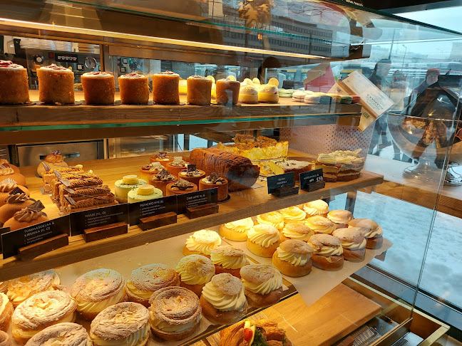 http://www.patisserieteemuaura.fi/
