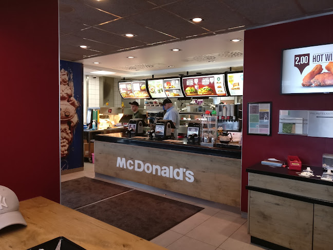 https://www.mcdonalds.com/fi/fi-fi/location/helsinki/helsinki-pit-j-nm-ki/vanha-viertotie-29/32.html