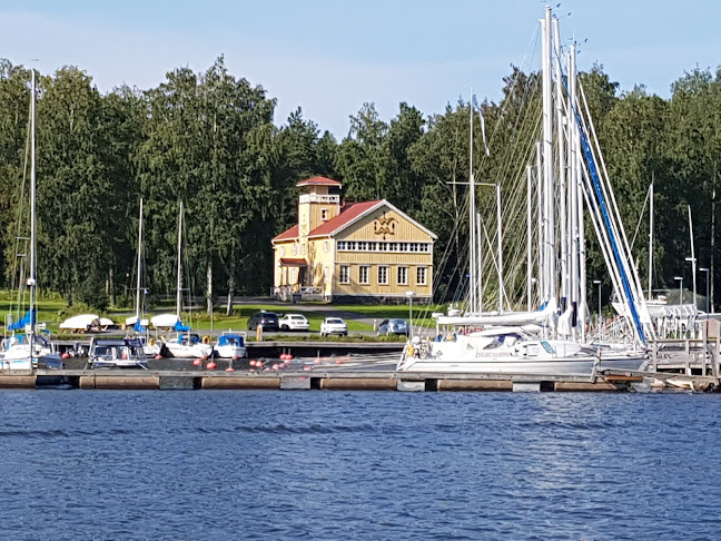 Comments and reviews of Seglis