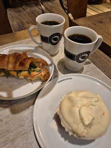 Opinii despre Espresso House Järvenpää în Järvenpää - Ravintola-ala