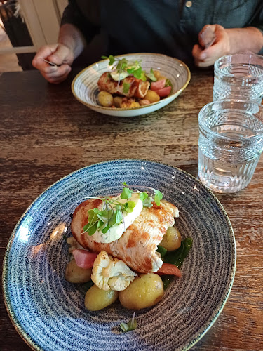https://www.raflaamo.fi/fi/ravintola/kotka/frans-rosalie-kotka