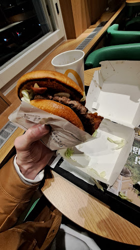 Opinii despre McDonald's Helsinki Töölö în Helsinki - Ravintola-ala