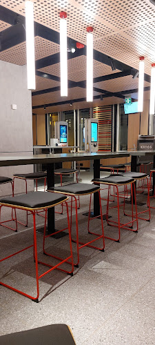 Comentarii opinii despre McDonald's Helsinki Kamppi