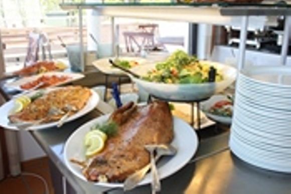 Opinii despre Hiidenveden Pitomestarit în Lohja - Ravintola-ala