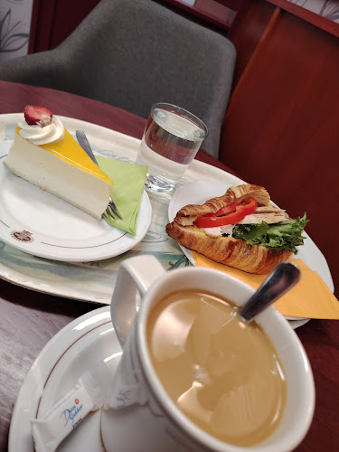 Opinii despre Savonlinnan Herkku Pekka Pullapuoti Oy în Savonlinna - Ravintola-ala