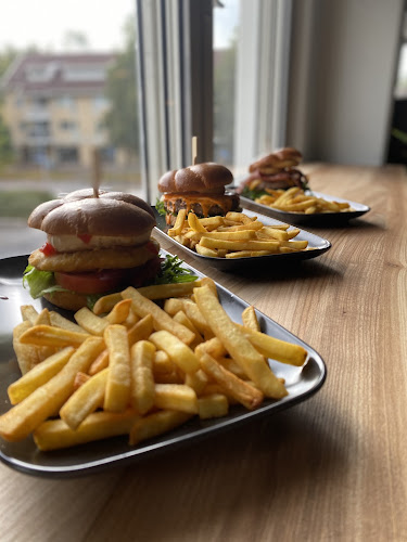 Opinii despre Santala Bar & Lounge în Naantali - Ravintola-ala