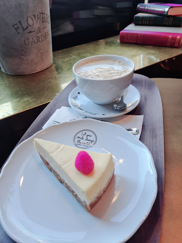 Comments and reviews of Robert’s coffee Bubbles Corner