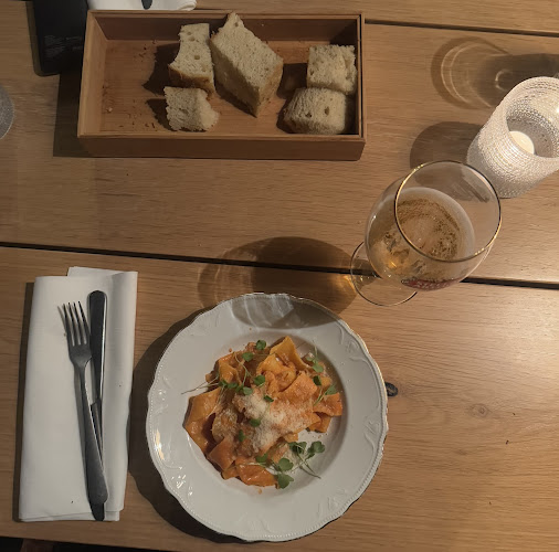 Comentarii opinii despre Roka Kitchen & Wine Bar