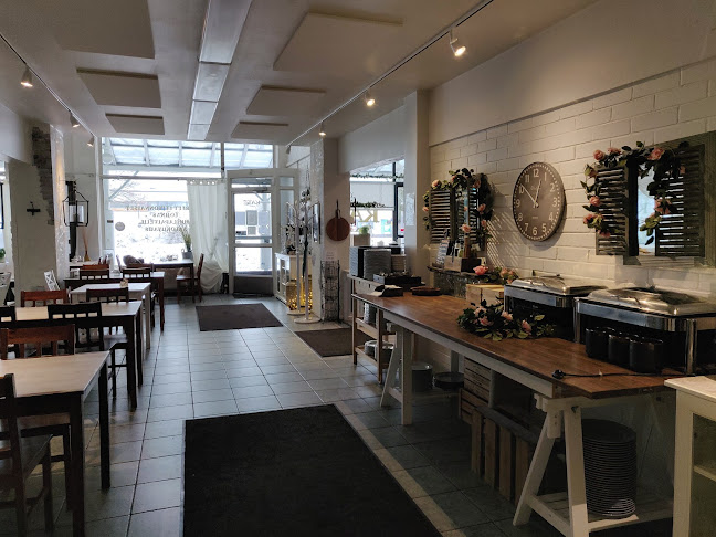 Comments and reviews of kat's cafe