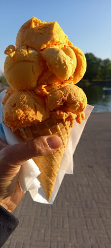 Comentarii opinii despre Helsingin Jäätelötehdas, Kompassitori