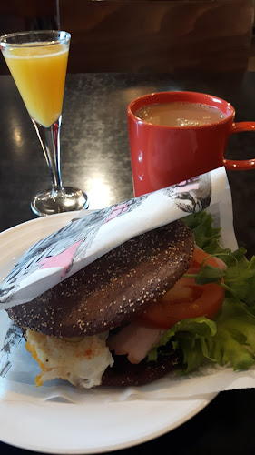 Comentarii opinii despre Cafe Cardemumma