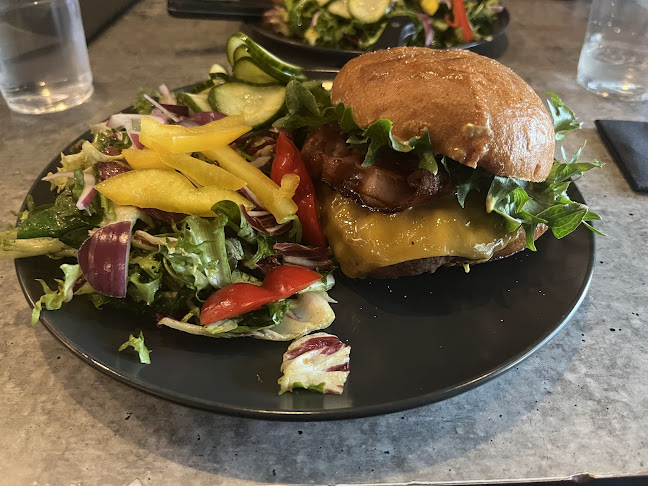 Comentarii opinii despre Kauppuri 5 Burgers