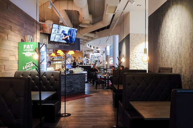 Red Onion X Deluxe Burger & Pizza - Myyrmanni