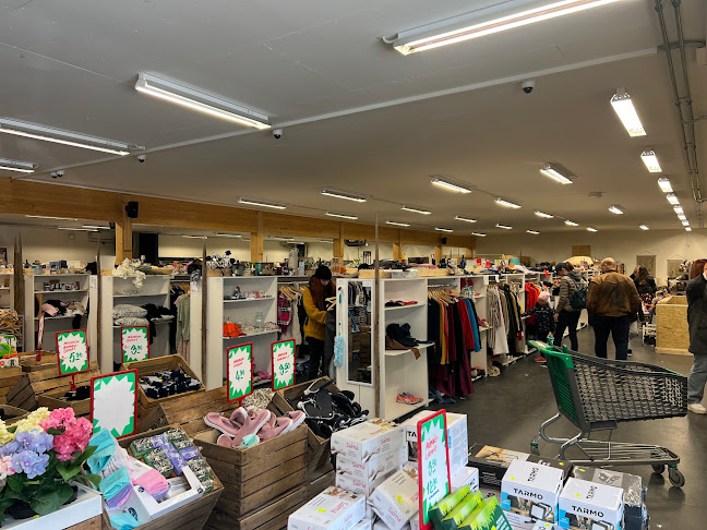 Bella Itsepalvelukirpputori Phone number