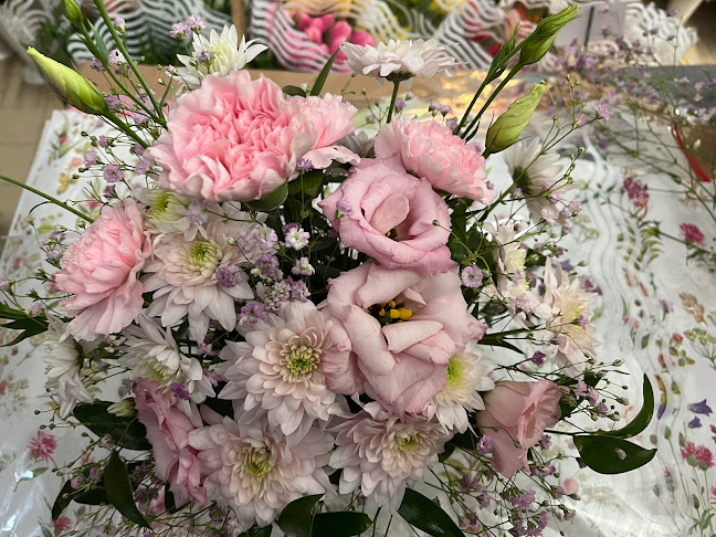 Laakson Karkki K&G ( kioski jäätelä kahvi ) - Ravintola-ala