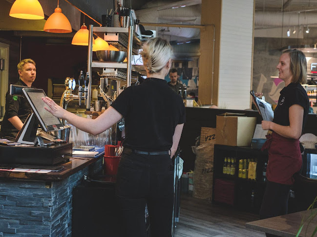 Red Onion X Deluxe Burger & Pizza - Myyrmanni - Ravintola-ala