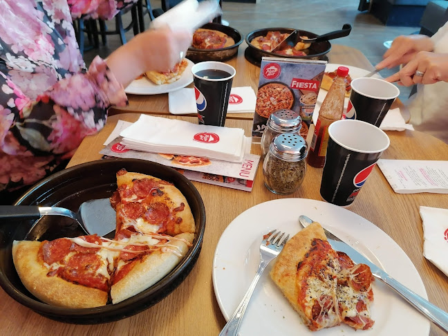 Comments and reviews of Pizza Hut Entresse