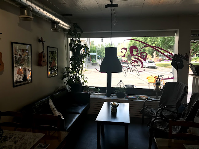 Juhlapalvelu Konditoriakahvila Puustinna Oy, Pitopalvelu - Ravintola-ala