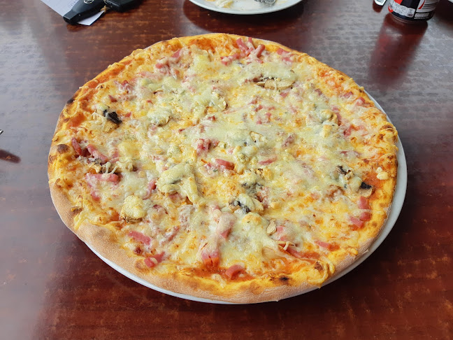 Ravintola Ananas Pizzeria - Kivistö (Best Pizza in Vantaa)