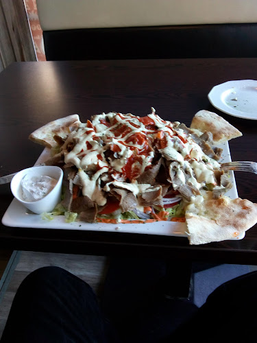 https://www.facebook.com/pizzerialila/