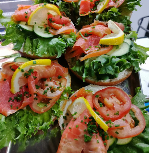 Vintage Sport Cafe / Hotelli Tikkurila - Ravintola-ala