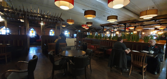 https://tuuri.fi/herkuttele/onnenkivi-ravintola/