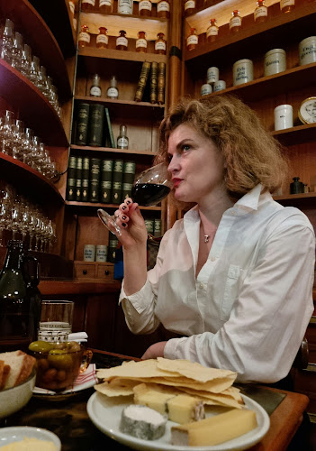 Viinibaari Apotek / Wine Bar Apotek