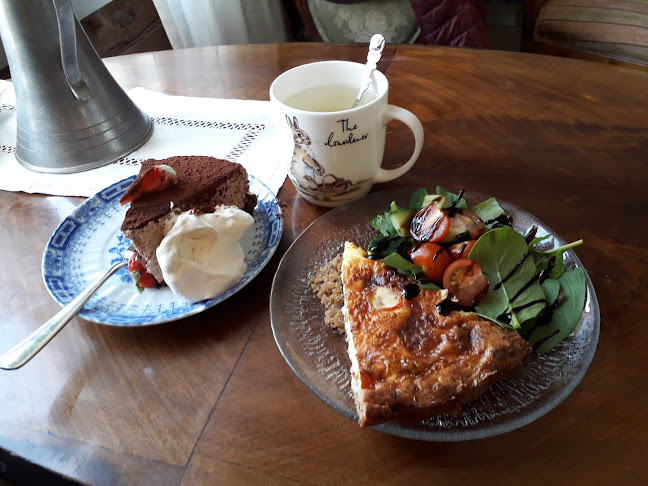 Comentarii opinii despre Antiikkikahvila ja teehuone Siiri