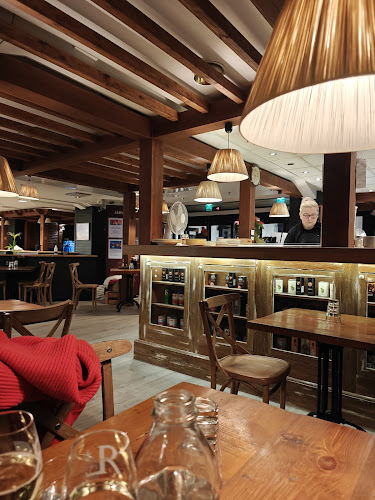 Classic Pizza Restaurant - Ravintola-ala